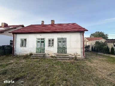 Casă + Teren 1556 mp | Zona Centrală | Front 16 m | 118.000 €