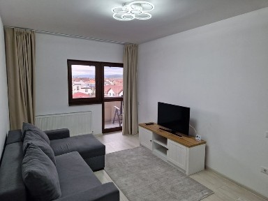 Vand garsoniera cu mansarda in San Petru