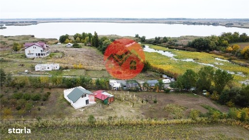 Casa de vacanta noua cu iesire si vedere superba la lac