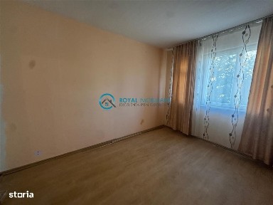Royal Imobiliare - Vanzare Garsoniera zona Mihai Bravu
