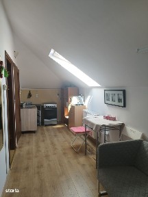 Garsoniera vis-a-vis de hotel Granata din cart ZORILOR