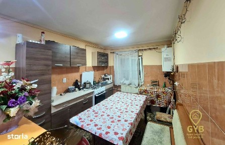 Apartament spatios cu 4 camere, zona Penny, Marghita
