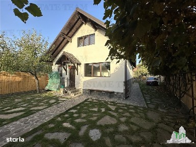 Vila cocheta de vanzare 5 camere cu 436 mp teren si toate utilitatile