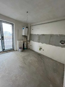 Apartament 2 camere. Curte inchisa. Parcare inclusa