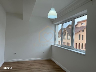 Apartament 3 camere de vanzare in complex cu piscina