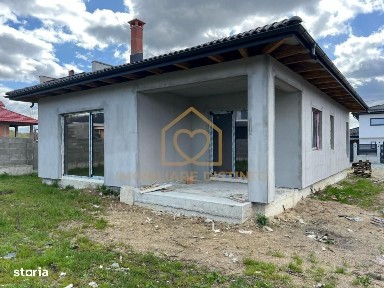 Casa 3 camere pe nivel zona Castel Transilvania