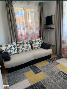 Apartament cu 2 camere decomandate si balcon -Zona centrala, Str. Eroi