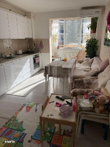 Apartament cu 3 camere, parter inalt, zona Florilor, cu parcare inclus