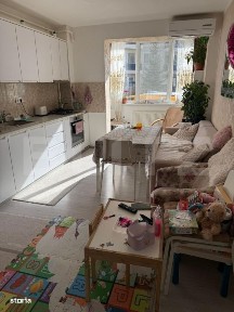 Apartament cu 3 camere, parter inalt, zona Florilor, cu parcare inclus