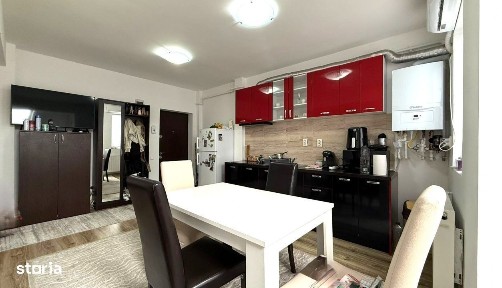 Apartament 2 camere, FLORESTI, str.Eroilor, parcare, balcon