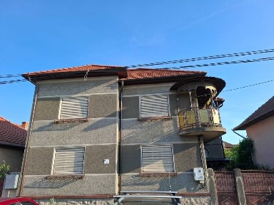 Vând casă în orașul Ineu