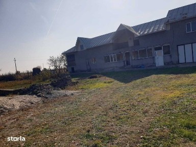 Casa cu teren de vanzare, com.Perieti, jud OLT