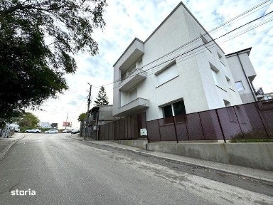 Vila+Spatiu COMERCIAL in Centrul orasului