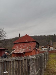Proprietate Cotmeana, fosta brutarie si casa de locuit.