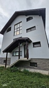 Casa 10 camere + teren 916mp in Rucar, Arges