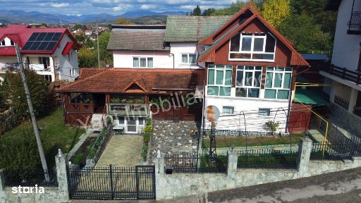 Casă de vânzare în Curtea de Argeș.
