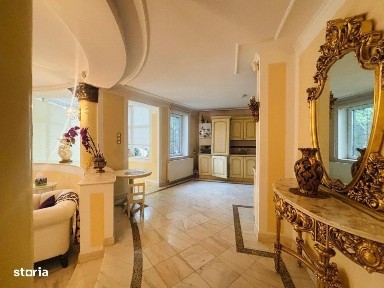 Vanzare - Casa P+1, suprafata utila de 300 mp, 380 mp construiti, 7