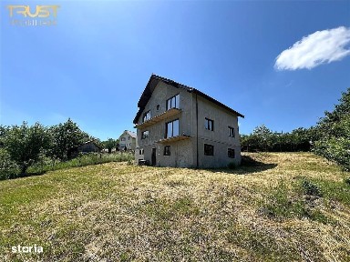 Casa semifinisata V. Ghinzii teren 18 arii