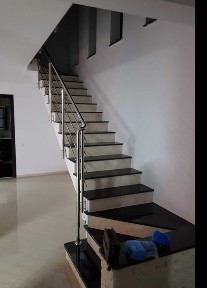 Vilă individuală, terasă, anexă și curte Blejoi