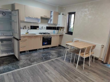 Apartament de închiriat cu 3 camere cu PARCARE -LIBER IMEDIAT- BLC NOU