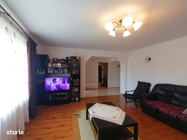 Proprietate alcatuita din imobil si teren generos,Comarnic