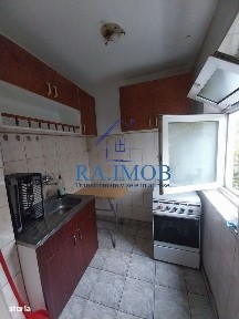 Apartament 2 camere, 3/4 - Vest - Erou Moldoveanu Marian - 34000 euro