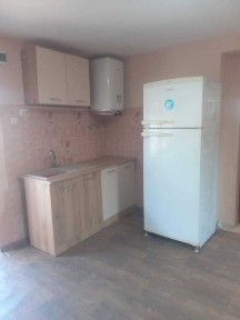 Inchiriez casa in Dezmir