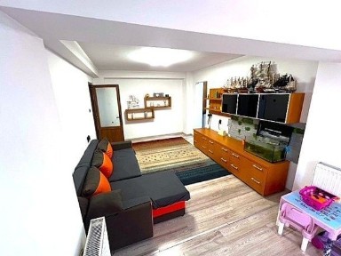 Apartament ETAJ 2 cu 3 camere complet renovat si utilat LA CHEIE