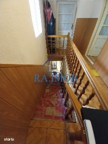 Casa cu 9 camere, sat Gageni-Prahova- 68900 euro negociabil
