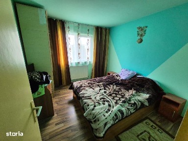 Apartament spatios cu 4 camere, 80 mp, etaj 2, Turda