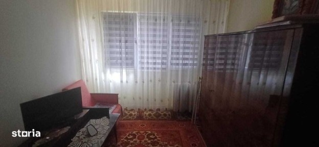 Vand apartament cu 2 camere