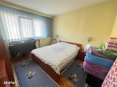 Apartament 3 camere decomandat si pivnita zona Vasile Aaron