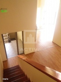 Spatiu multifunctional -sens giratoriu