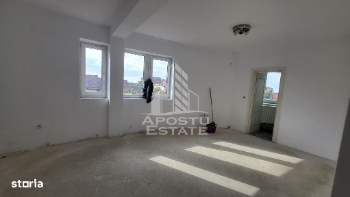 Cladire P+2E+M pentru diverse activitati,Mehala