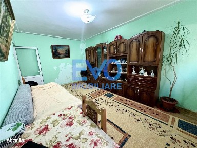 Apartament de vanzare, 3 camere, decomandat, Podul de Fier,Iasi