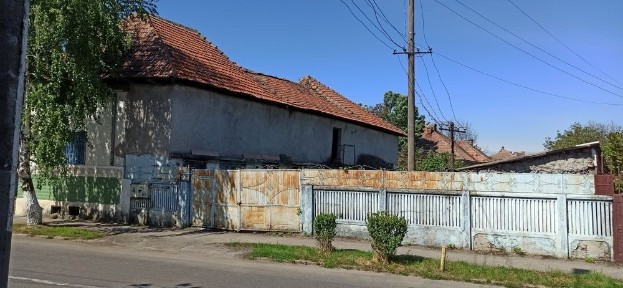 CASĂ de locuit cu teren aferent Sau Separat teren intravilan in Drăg