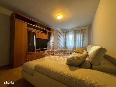 Apartament 3 camere, Decomandat, zona Lipovei