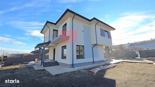 Casa tip vila + 620 mp teren la iesire din Letcani. Constructie premiu