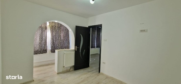 Apartament 2 camere, zona Smirodava, parter, nemobilat