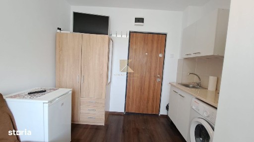 Camera cu baie, renovata complet, Str. Serii 2, internet sj tv inclus