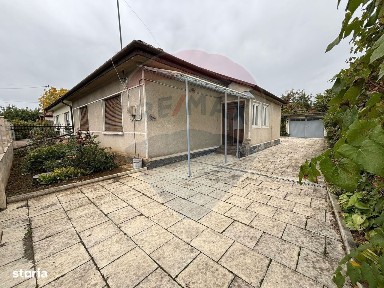 Casă / Vilă cu 5 camere de vânzare în Aleșd zona Ultracentral