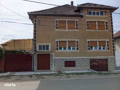 Casa cu etaj in Beius