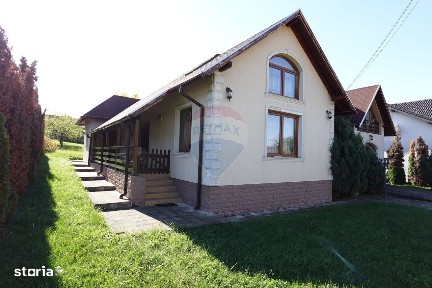 Casă cu 6 camere, de vânzare, în Baia Sprie