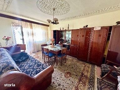 Apartament de 4 camere cartier 1 Mai.