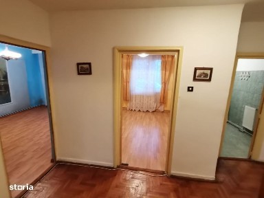 Apartament 3 camere, 2 bai, boxa, parter inalt, zona 1 Mai
