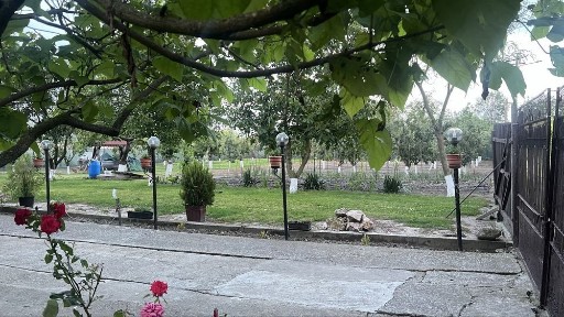 Casă de vânzare - 3 dormitoare, teren 1845 mp - Gherghița, Prahova