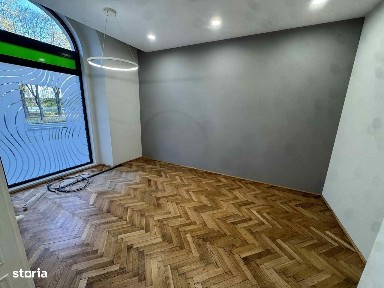 Chirie spatiu comercial modern 284 mp, Ultracentral