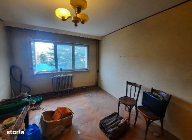 Apartament 3 camere Central, 60 metri, etaj parter Cod:156920