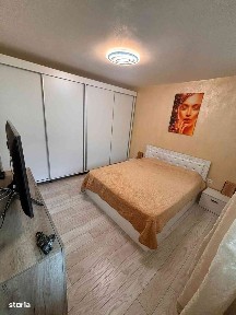 Vând apartament 3cam mobilat și utilat istalatii noi.