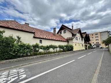 Inchiriere spatiu birouri Zarnesti | 21 de camere | Suprafata 450 mp